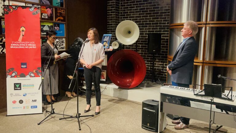 Jornalistas brasileiros recebem homenagem no Japão